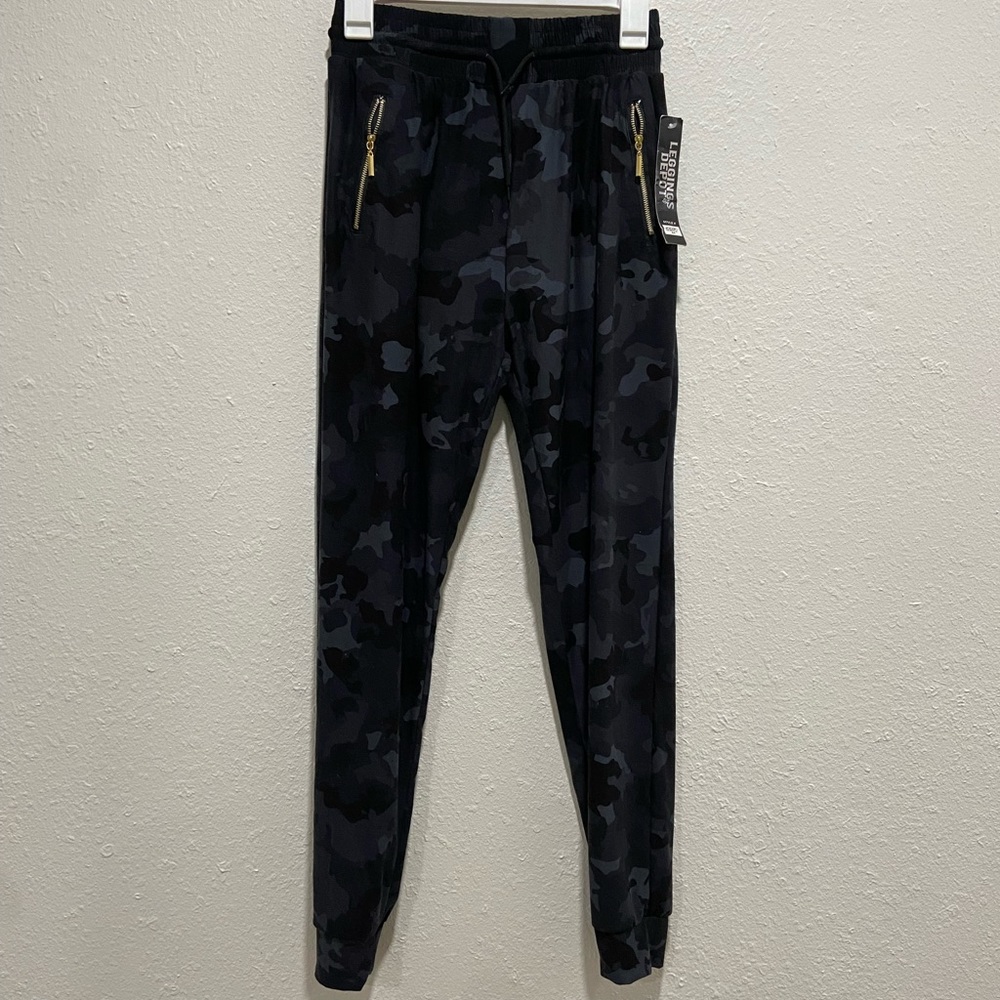 NWT Black Camo Jogger